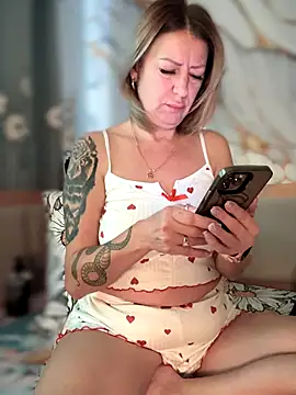 Milena-MilfaXXX online show from 11/28/25, 04:23