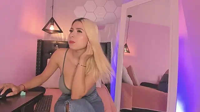 lucia-cute online show from 03/16/26, 07:16