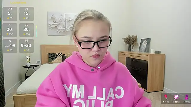 flooora 0 online show from 10/30/25, 12:42