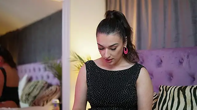 EmmaDallas online show from 11/19/25, 08:42