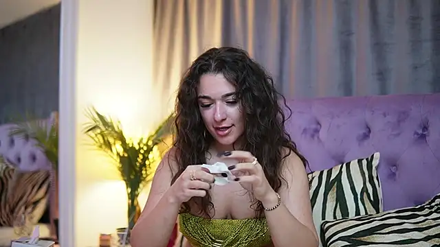 EmmaDallas online show from 10/30/25, 10:28