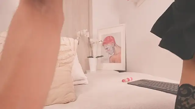 moon angels online show from 04/09/26, 12:11