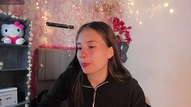 Snapshot of Scarlett21__ chatting on 05/10/26, 11:14 Scarlett21 online show from 05/10/26, 11:14