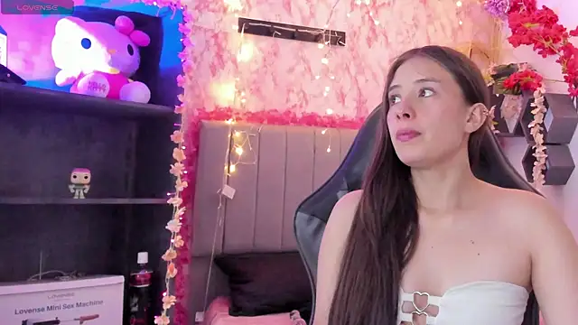 Scarlett21   online show from 04/15/26, 07:18