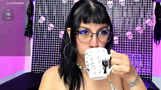 Rose 72 online show from 11/07/25, 07:18