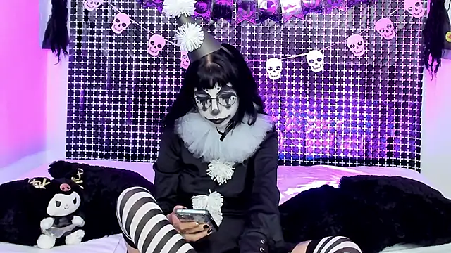 Rose 72 online show from 10/31/25, 07:32