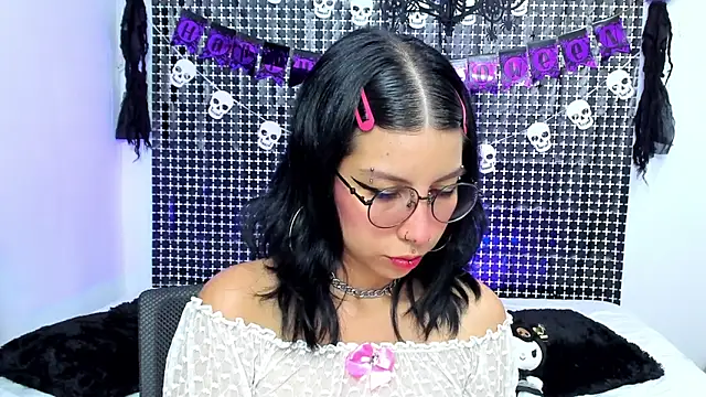 Rose 72 online show from 10/10/25, 10:21