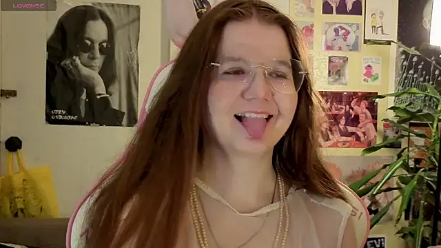 Sienna-Cow online show from 10/25/25, 01:12