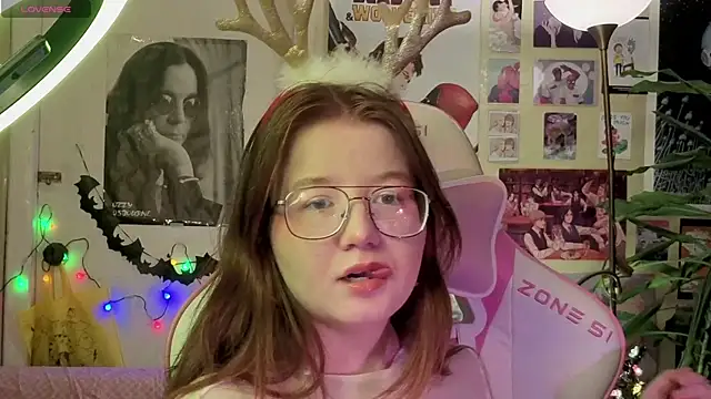 Sienna-Cow online show from 12/15/25, 05:30