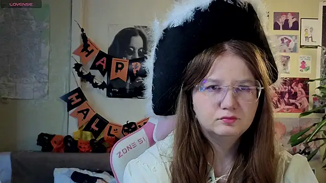 Sienna-Cow online show from 10/28/25, 10:58