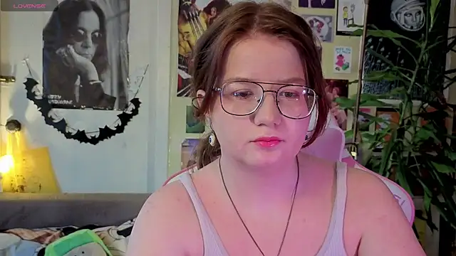 Sienna-Cow online show from 11/26/25, 09:09