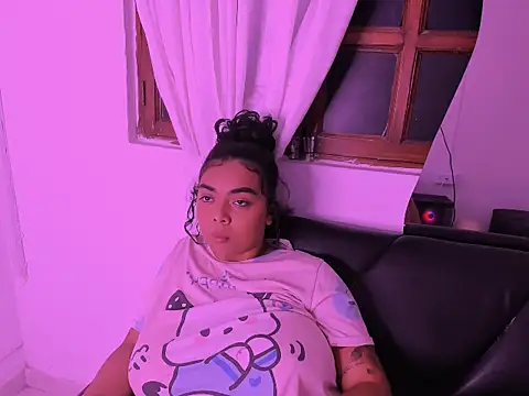 nahomy ryans online show from 11/23/25, 10:25