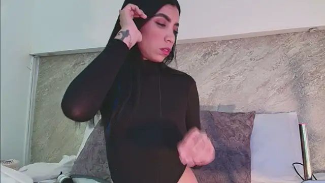 Snapshot of Dixie_grey1 chatting on 01/15/26, 01:14 Dixie grey1 online show from 01/15/26, 01:14