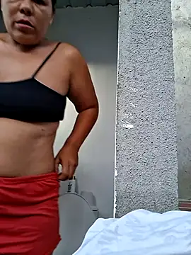 hotmom33 online show from 10/17/25, 10:50