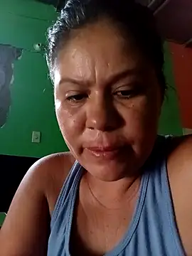 hotmom33 online show from 09/22/25, 12:00