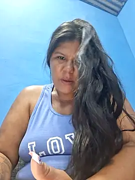 hotmom33 online show from 10/18/25, 10:39