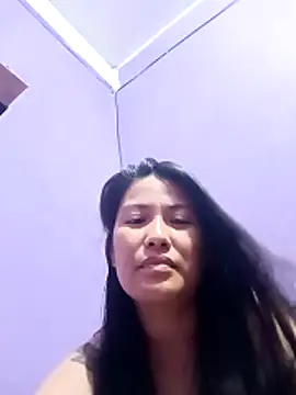 Snapshot of Uniquebeauty32 chatting on 02/25/26, 11:21 Uniquebeauty32 online show from 02/25/26, 11:21