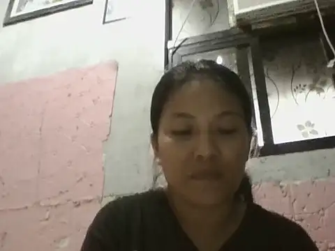 Snapshot of Uniquebeauty32 chatting on 11/03/25, 05:23 Uniquebeauty32 online show from 11/03/25, 05:23