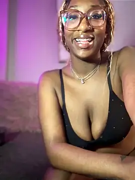 Snapshot of 1mistaGoodWood chatting on 06/11/26, 03:03 1mistaGoodWood online show from 06/11/26, 03:03