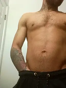 Snapshot of 1mistaGoodWood chatting on 03/31/26, 02:35 1mistaGoodWood online show from 03/31/26, 02:35