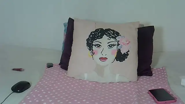 HotSexxy12 online show from 10/15/25, 12:57