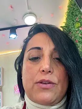 hotadhara01 online show from 12/16/25, 08:57