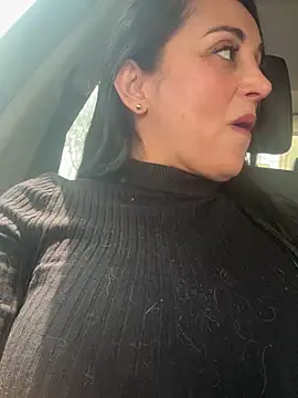 hotadhara01 online show from 12/17/25, 05:29