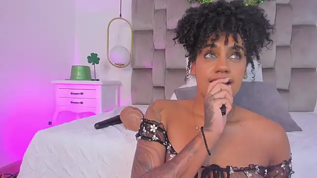 OnlyGia online show from 03/17/26, 03:53