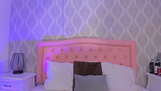 OnlyGia online show from 09/28/25, 07:43