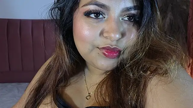 Snapshot of Hela_Collins chatting on 10/17/25, 04:49 Hela Collins online show from 10/17/25, 04:49