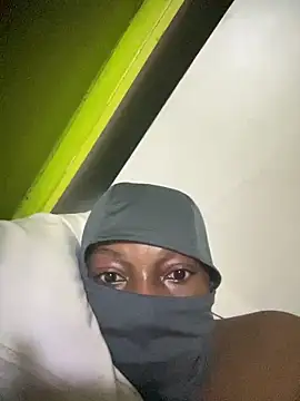 Snapshot of kinghtwalker chatting on 09/27/25, 02:07 kinghtwalker online show from 09/27/25, 02:07