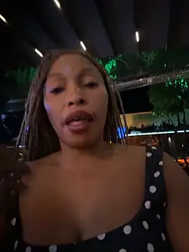 Snapshot of kinghtwalker chatting on 11/27/25, 09:59 kinghtwalker online show from 11/27/25, 09:59