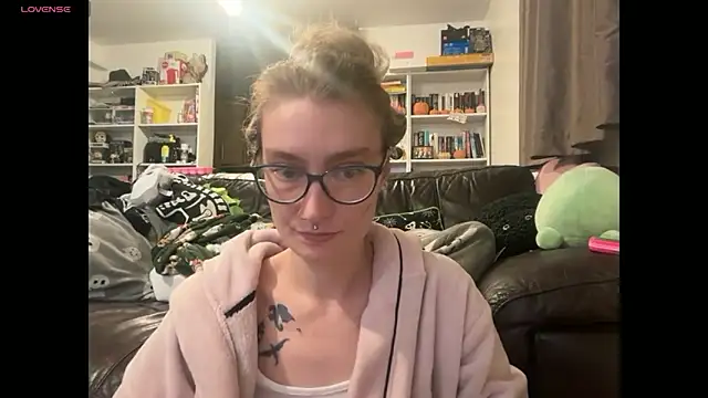 harleyblair online show from 12/16/25, 11:09