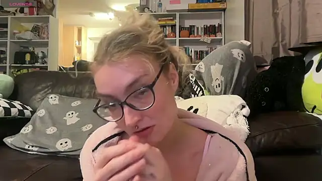 harleyblair online show from 11/19/25, 11:27