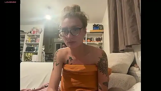 harleyblair online show from 10/16/25, 10:29
