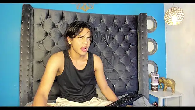 Snapshot of bxby_dolls chatting on 09/26/25, 05:36 bxby dolls online show from 09/26/25, 05:36