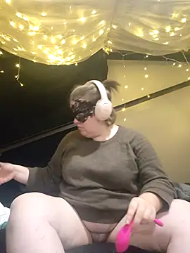 VeiledMuse online show from 11/10/25, 02:16