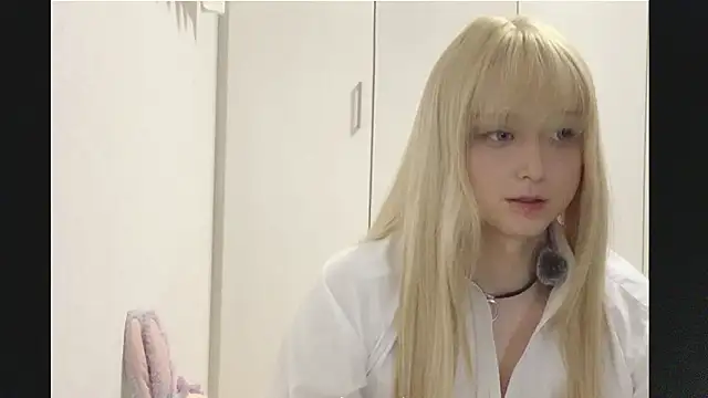 Snapshot of Mia032 chatting on 10/25/25, 01:56 Mia032 online show from 10/25/25, 01:56