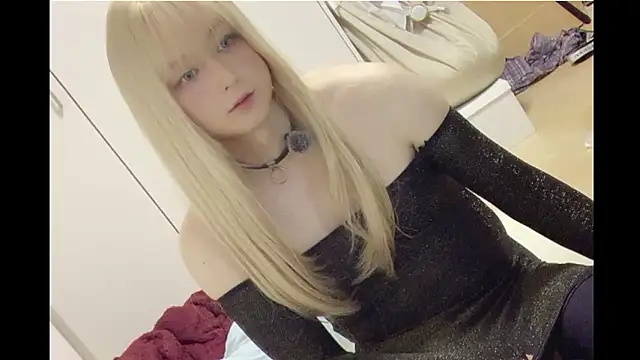 Snapshot of Mia032 chatting on 10/27/25, 03:57 Mia032 online show from 10/27/25, 03:57