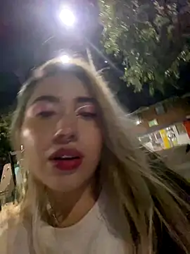  ManuVeelez online show from 09/26/25, 02:18