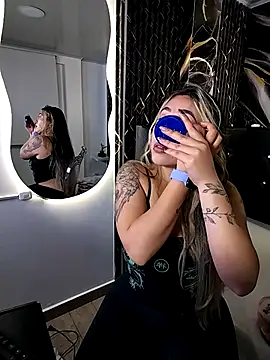  ManuVeelez online show from 10/08/25, 03:08