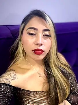  ManuVeelez online show from 11/07/25, 05:23