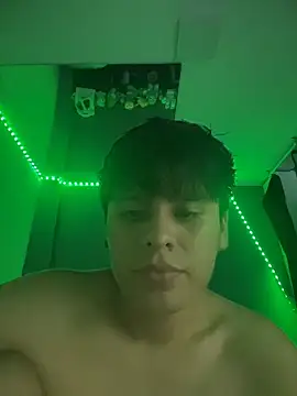 Snapshot of Kailertwink chatting on 04/21/26, 03:13 Kailertwink online show from 04/21/26, 03:13