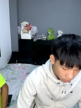 Kailertwink online show from 10/05/25, 05:09