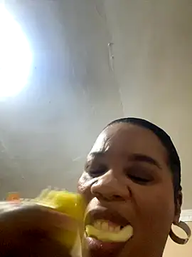 THICKBUNNYCHICKxxx online show from 10/19/25, 08:11