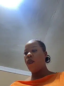 THICKBUNNYCHICKxxx online show from 04/15/26, 07:58