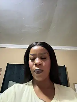 THICKBUNNYCHICKxxx online show from 06/03/26, 08:13