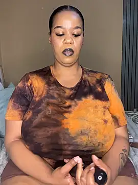 THICKBUNNYCHICKxxx online show from 07/10/26, 08:09