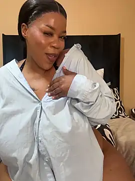 THICKBUNNYCHICKxxx online show from 04/26/26, 12:02
