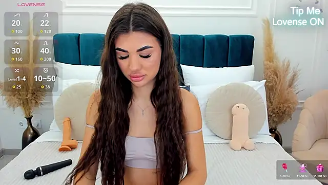 MonCarla online show from 04/13/26, 05:33